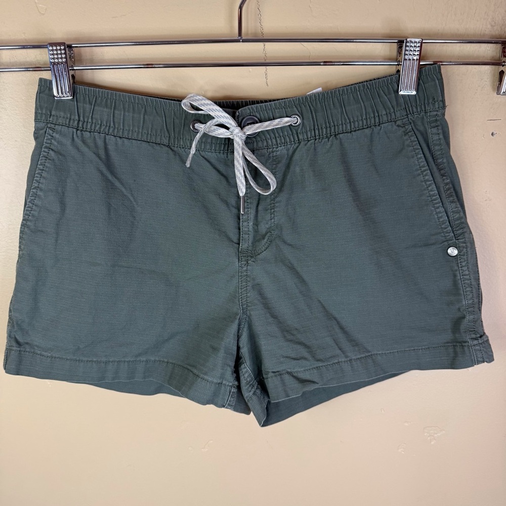 Vuori Green Women's Cargo Shorts